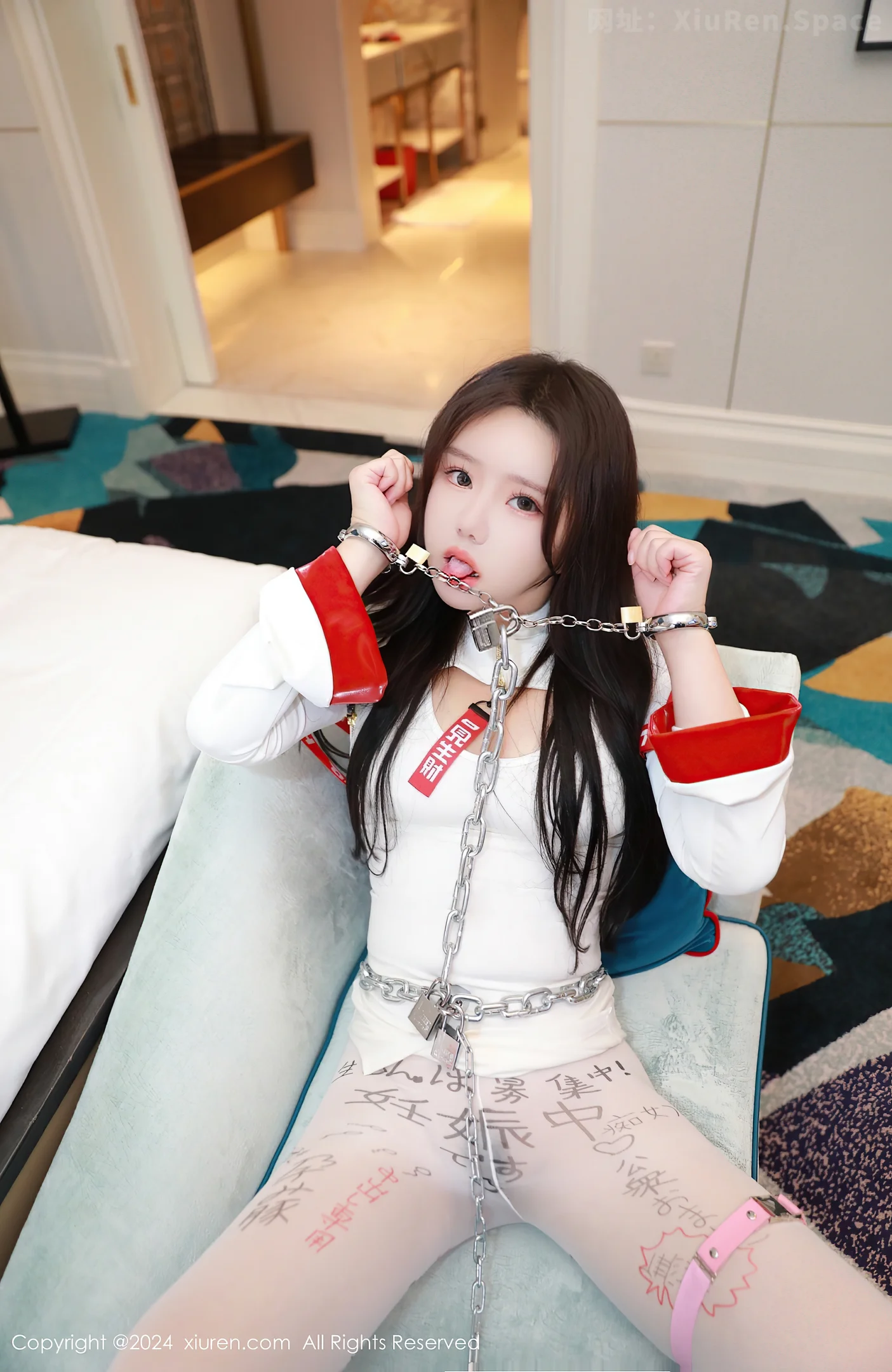 图片[4]-[XiuRen秀人网]VOL.8258 模特小薯条nienie性感白色服饰配诱人白丝袜秀曼妙身姿诱惑写真91P-秀人网官方网站